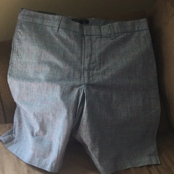 Mens Banana Republic tweed shorts - Picture 2 of 4
